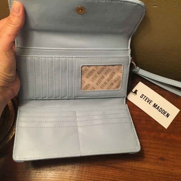 Steve Madden Wristlet - Picture 6 of 11